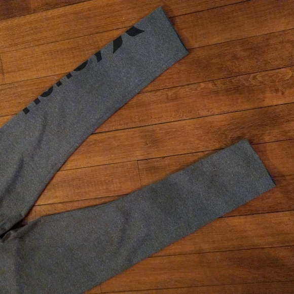 Kids size S Hurley gray logo athletic leggings - Picture 6 of 13
